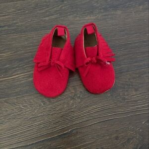 Old navy baby shoes (3-6month)